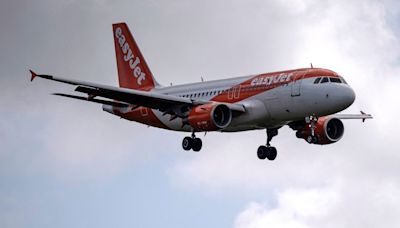 EasyJet flight forced to abort landing in Manchester as wild winds batter runway