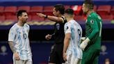 Quién es el árbitro que va a dirigir Argentina-Canadá por la Copa América e hizo enojar a Messi en el pasado