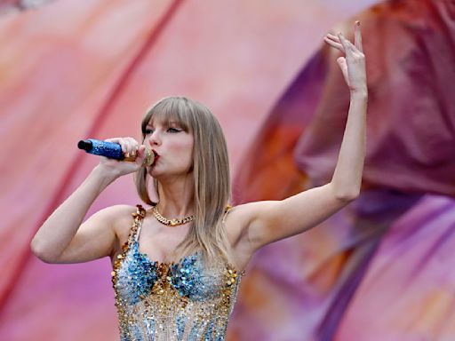 Taylor Swift reveals 4 ‘favorite songs’ in honor of 113th Eras Tour show