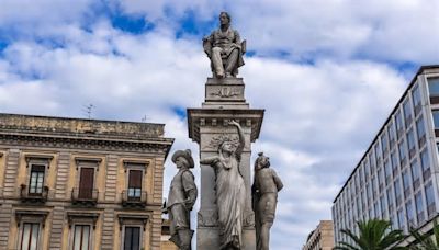 Catania, piazza Stesicoro: oggi inaugurazione della statua di Bellini resaturata