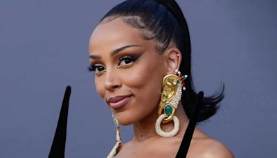 Doja Cat addresses engagement rumours with Joseph Quinn in now-deleted tweet