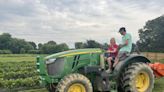 Weather Wednesday: Certified Chief Meteorologist Danielle Dozier visits Reeves Family Farm