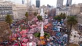 Miles se manifiestan en calles contra gobierno en Argentina