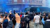 Llega el autobús del Real Oviedo al Tartiere