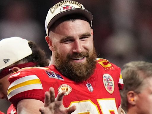 Travis Kelce defendió la libertad de expresión ante la polémica declaración de Harrison Butker - El Diario NY