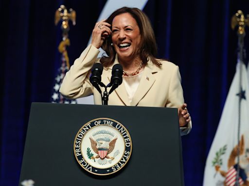 Harris energiza a su base en Texas y llama a las urnas para conservar las "libertades"