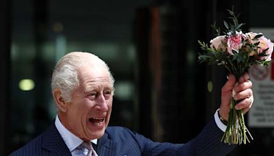 Primer aniversario de la coronación del rey británico Carlos III empañado por el cáncer | Teletica