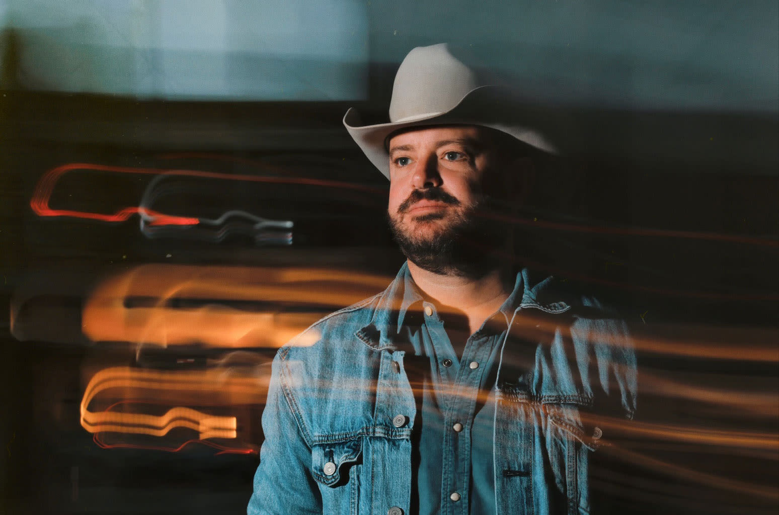 Red-Dirt Leader Wade Bowen Talks Bringing the Party With ‘Nothin But Texas’: ‘Anthems Need to Be Simple’