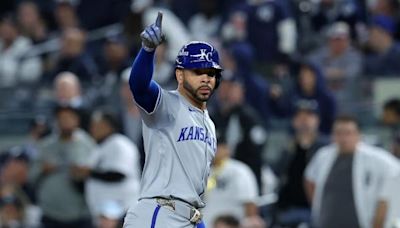 Royals use big 4th inning to tie ALDS with Yanks