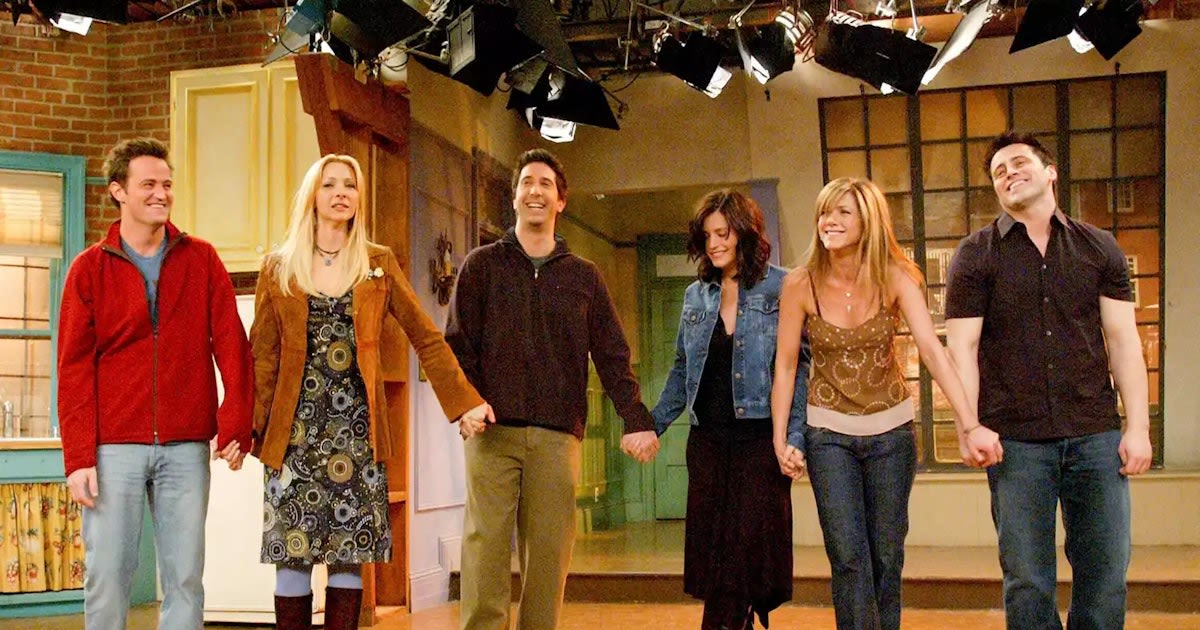 Courteney Cox Posts Emotional ‘Friends’ BTS Clip On The Finale’s 20th Anniversary