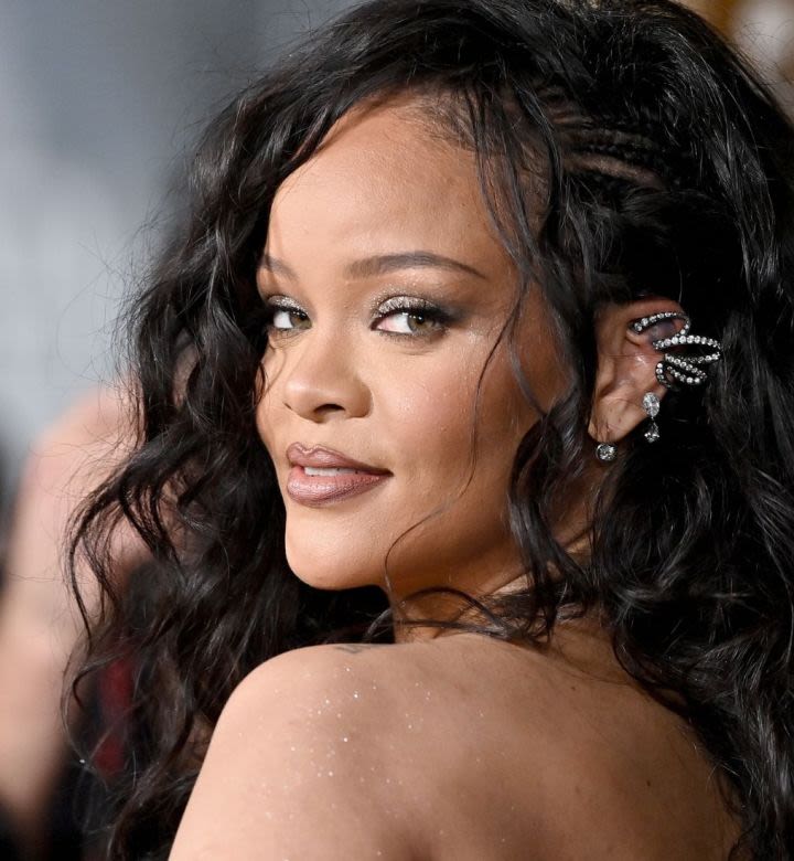 Rihanna's Fashion Week Look Cost How Much?!