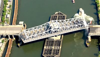 En video: Hace tanto calor que un puente de Nueva York queda atorado por las altas temperaturas