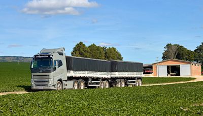 Caminhão Volvo FH B100 a biodiesel está à venda sob consulta