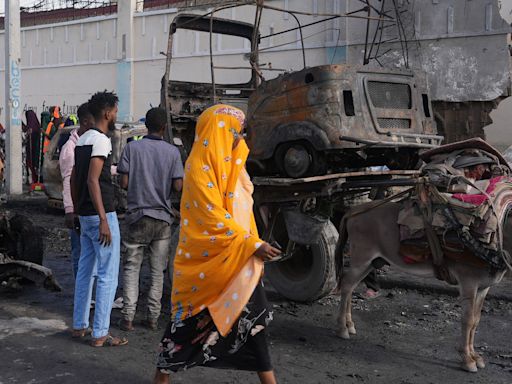 Car bomb kills Somalis watching Euro football final