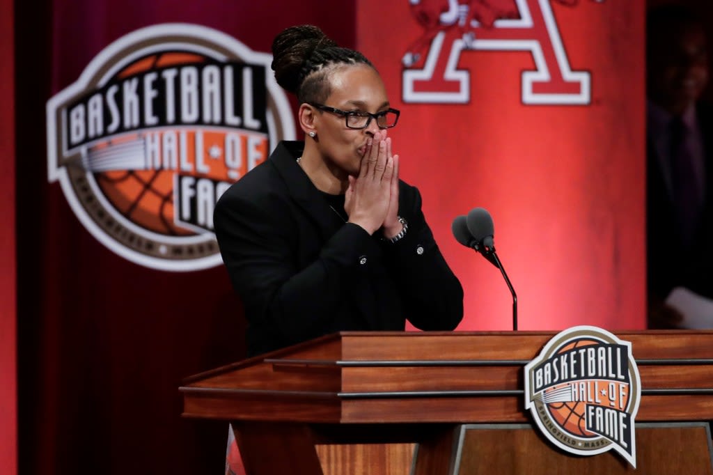 Liberty HC Sandy Brondello ‘happy’ Sky’s Teresa Weatherspoon back in WNBA