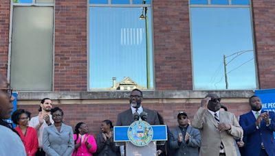 Chicago Mayor Brandon Johnson unveils plans to reopen mental health clinic in Roseland