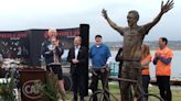 Sen. Wyden calls for Bill Walton statue outside Moda Center, Trail Blazers organization responds