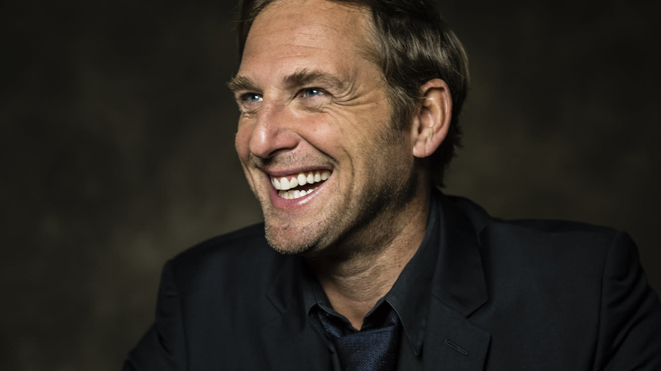 Josh Lucas Admits His Good Looks Sometimes Got Him “Dismissed” In Hollywood