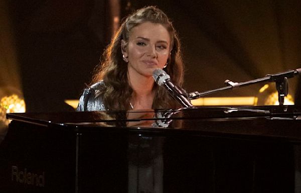 Emmy Russell Told Grandma Loretta Lynn She Was 'Proud' of Her Ahead of 'Coal Miner's Daughter' Performance on “Idol”