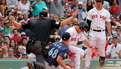 Red Sox beat Mariners 3-2 in 10 innings on Rafael Devers walk-off double