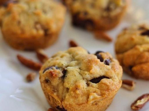 Muffins de banana y chocolate sin harinas: una receta saludable para lograr unos postres dulces y esponjosos