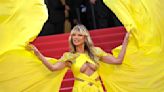 El complicadísimo vestido de Heidi Klum le juega una mala pasada en Cannes