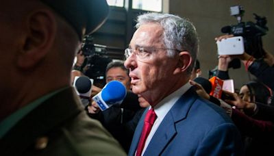 Qué sigue para Álvaro Uribe luego de que la Fiscalía lo acusara; hay fecha de la audiencia