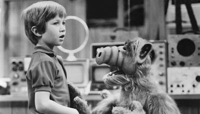 La dramática historia de vida de Benji Gregory, el niño de Alf que murió junto a su perro