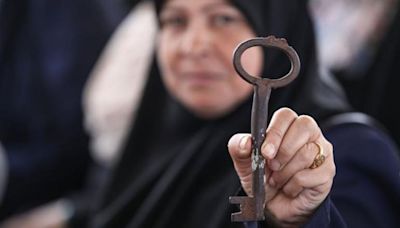 Por qué los palestinos portan llaves para conmemorar la "Nakba", la catástrofe que significó para ellos la creación del Estado de Israel