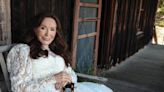 ‘A Song and A Prayer’: Loretta Lynn’s New Devotional Book Soars to Number One on the Charts