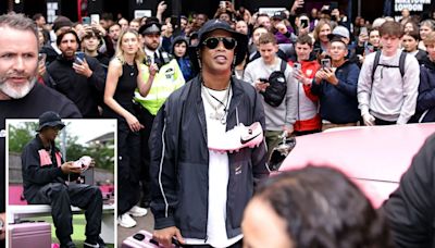 Chaos as Ronaldinho causes roadblock in Oxford Street after shock appearance