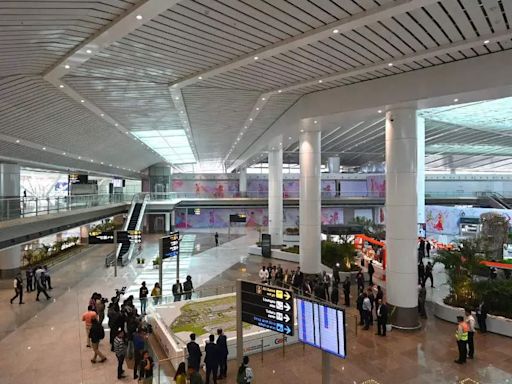 Delhi airport will soon cheer up domestic flyers with two new liquor vends