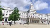 Ferrol inicia la operación para intentar salvar los tilos de la plaza de Armas
