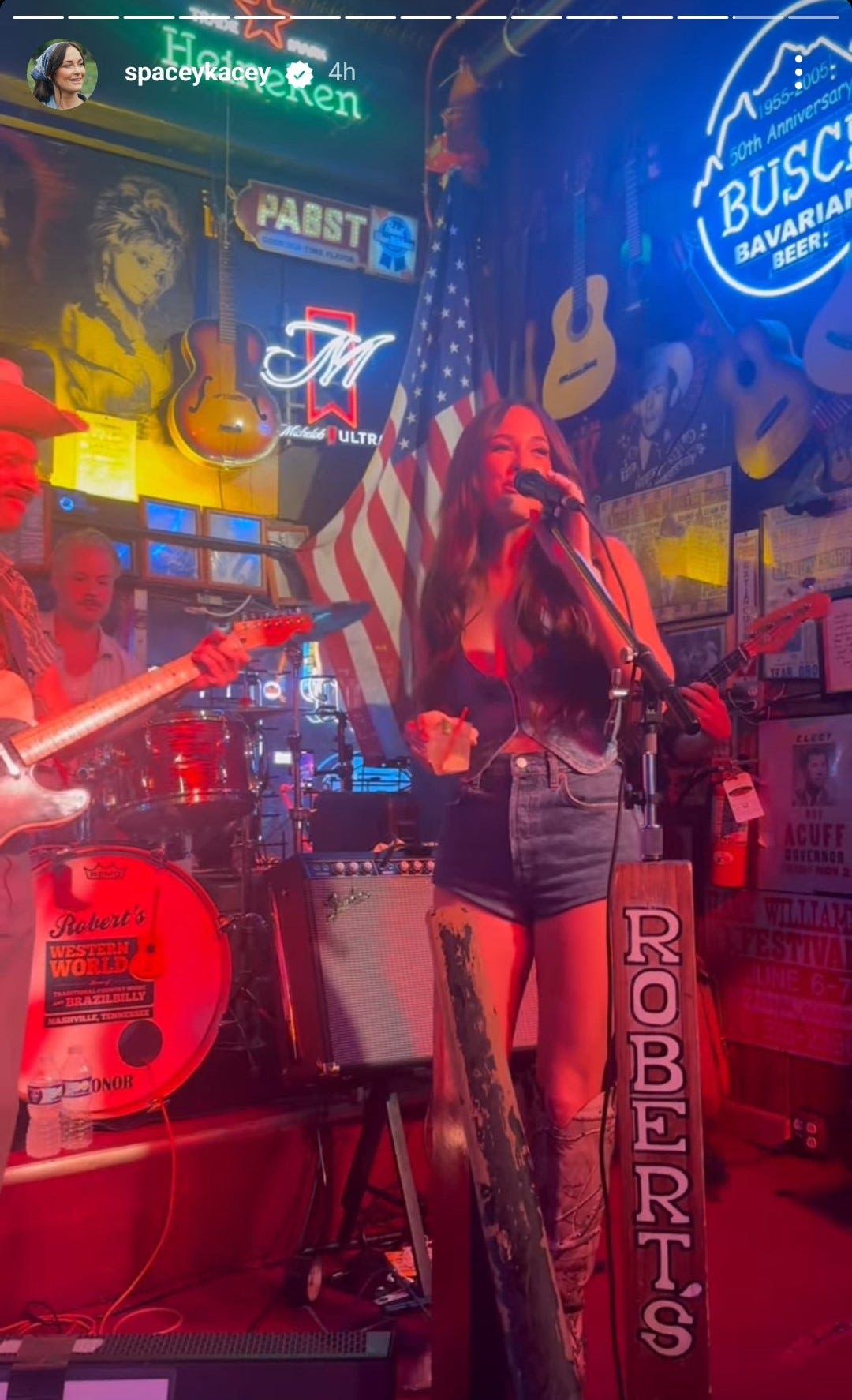 Kacey Musgraves surprises guests at Robert's Western World after Zach Bryan show
