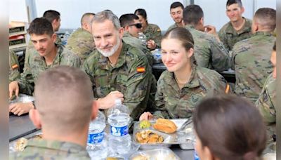 Besuch von Papa: König Felipe VI. überrascht Leonor beim Militär