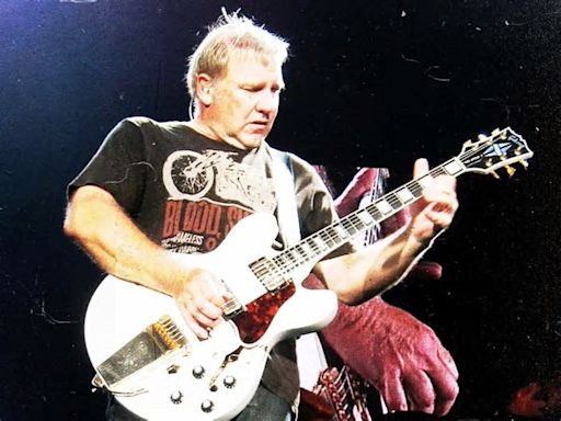 Alex Lifeson picks the most difficult Rush song to record: “Pretty intense”