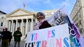 Los diputados españoles aprobaron la “ley Trans”, que permite cambiar libremente de género a partir de los 16 años