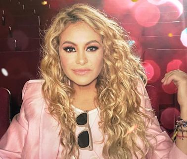 Paulina Rubio rompe la vajilla para celebrar su cumpleaños; ¿por qué lo hizo?