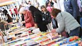 "La gente se ha volcado mucho": satisfacción por Sant Jordi en las librerías de L’Hospitalet