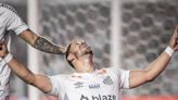 Análise | Santos goleia Coritiba com início arrasador, gritos de olé, e ganha fôlego no topo da Série B