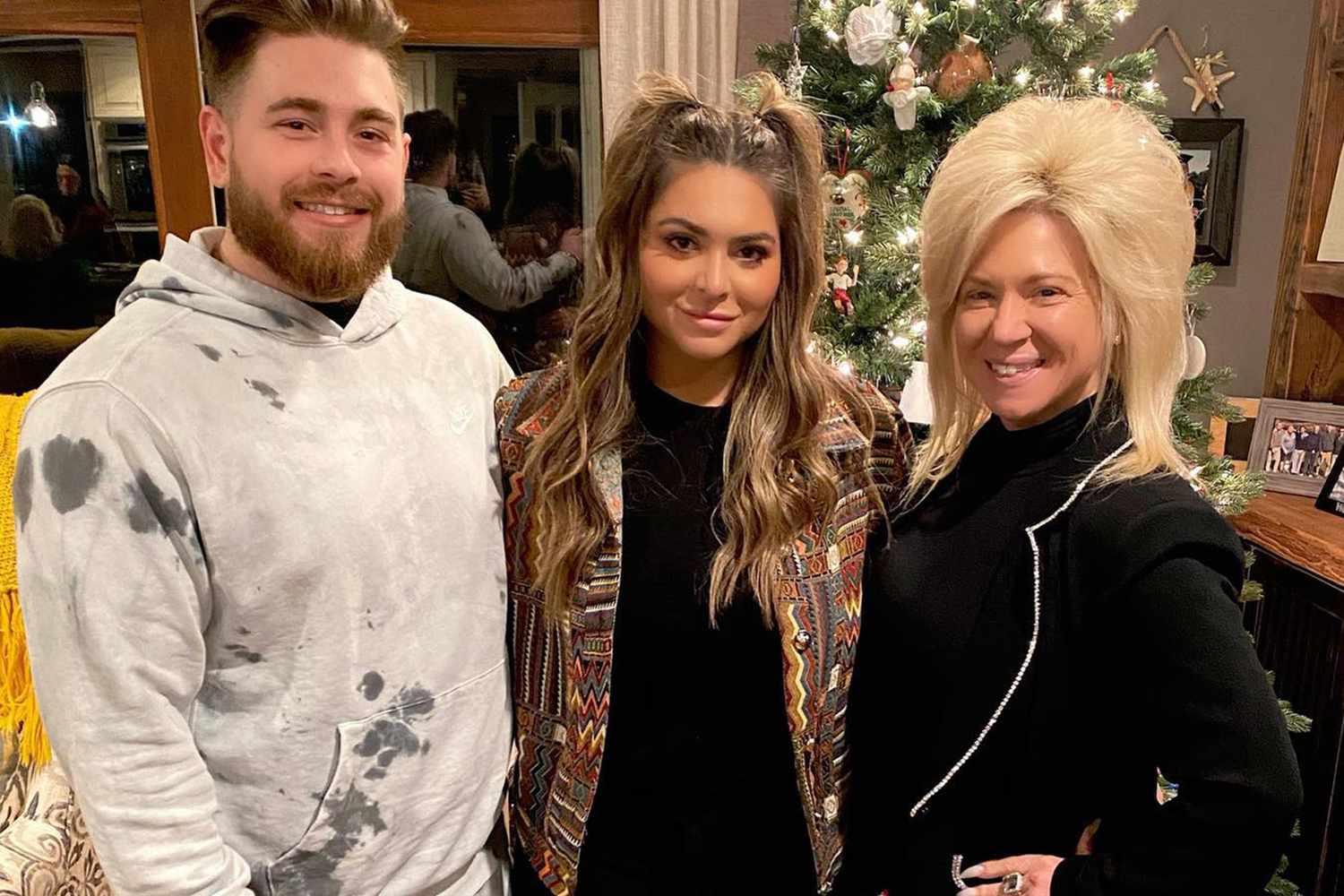 Theresa Caputo's 2 Children: All About Victoria and Larry