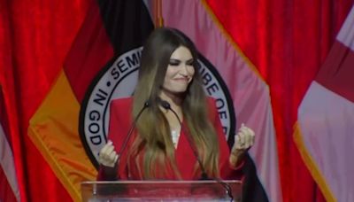 Kimberly Guilfoyle forced to ask audience to clap as awkward speech falls flat