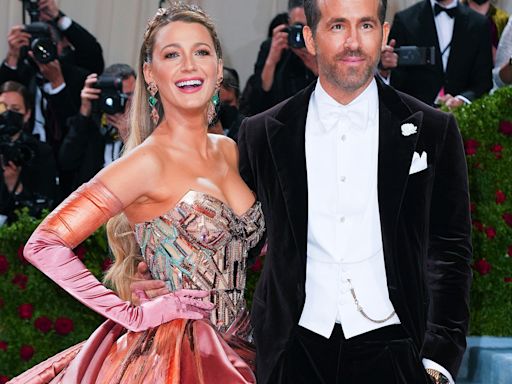 Ryan Reynolds Shares Look at Life With Blake Lively and Their 4 Kids