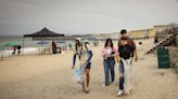 Ambientalistas mexicanos combaten la contaminación binacional de las playas de Tijuana