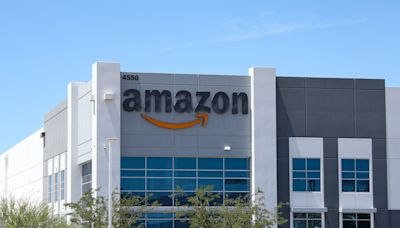 Amazon employee suspected of shooting at Ohio fulfillment center dead: reports