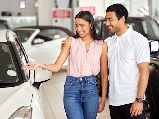 6 Red Flags To Watch Out For at Car Dealerships