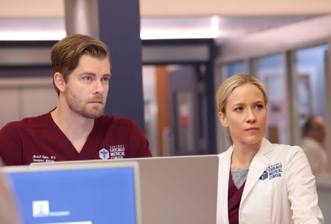 Chicago Med’s Jessy Schram Explains Why Hannah Didn’t Speak Up for Ripley, Previews Sobriety Storyline