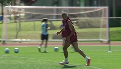 La selección femenina realiza su tercer entrenamiento en Las Rozas