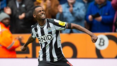 Real Sociedad eye cash boost if Newcastle sell Alexander Isak