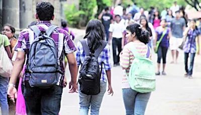 Confusion among students after payment link for H R College course expires before deadline